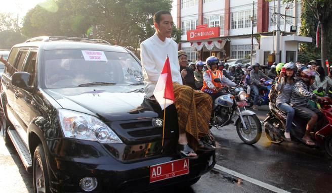 Jokowi Ogah ke IIMS. "Arti Mobil Green Mana? Semua Pakai Bensin"